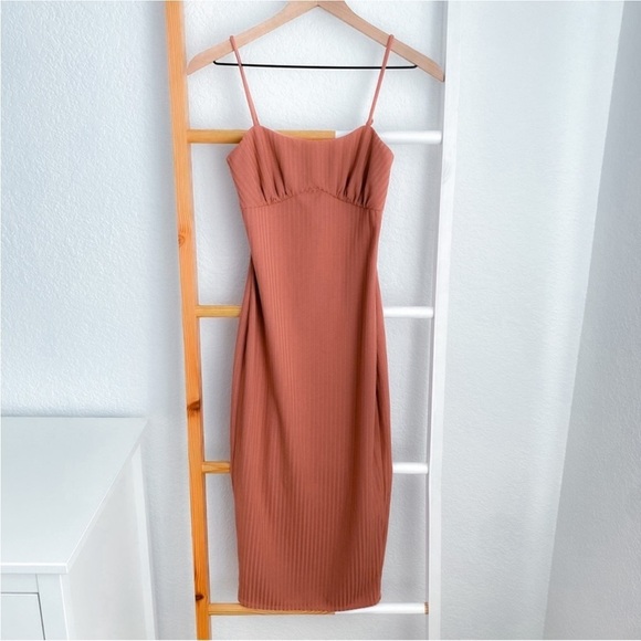 Camila Coelho Claudia Midi Dress in Rose Ribbed Jersey Adjustable Shoulders NWT - Picture 3 of 11
